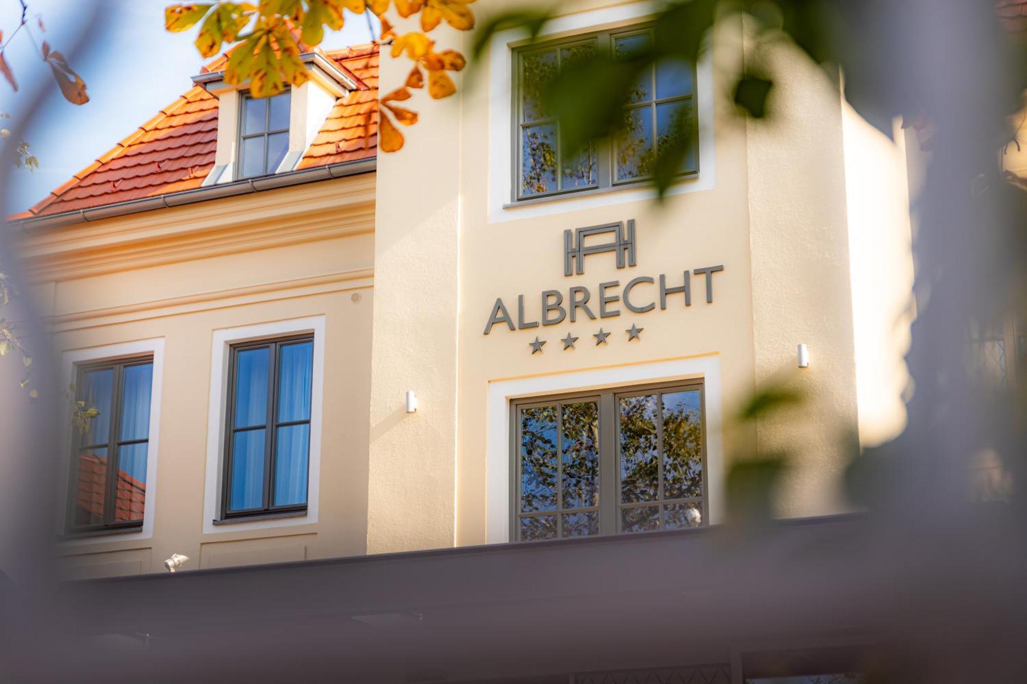 Hotel Albrecht Bratislava Luaran gambar