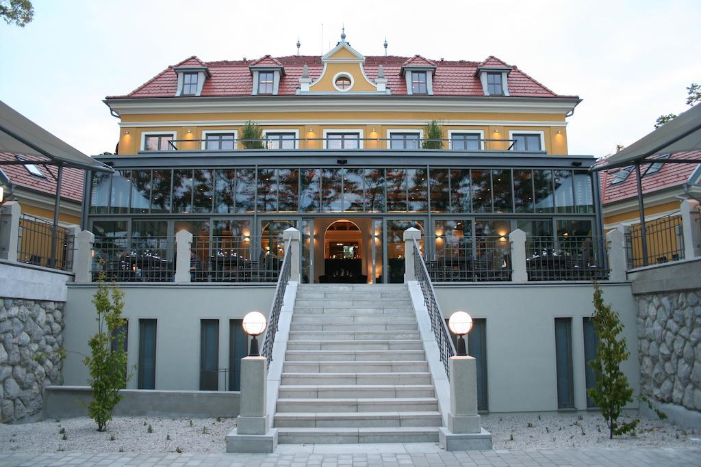 Hotel Albrecht Bratislava Luaran gambar